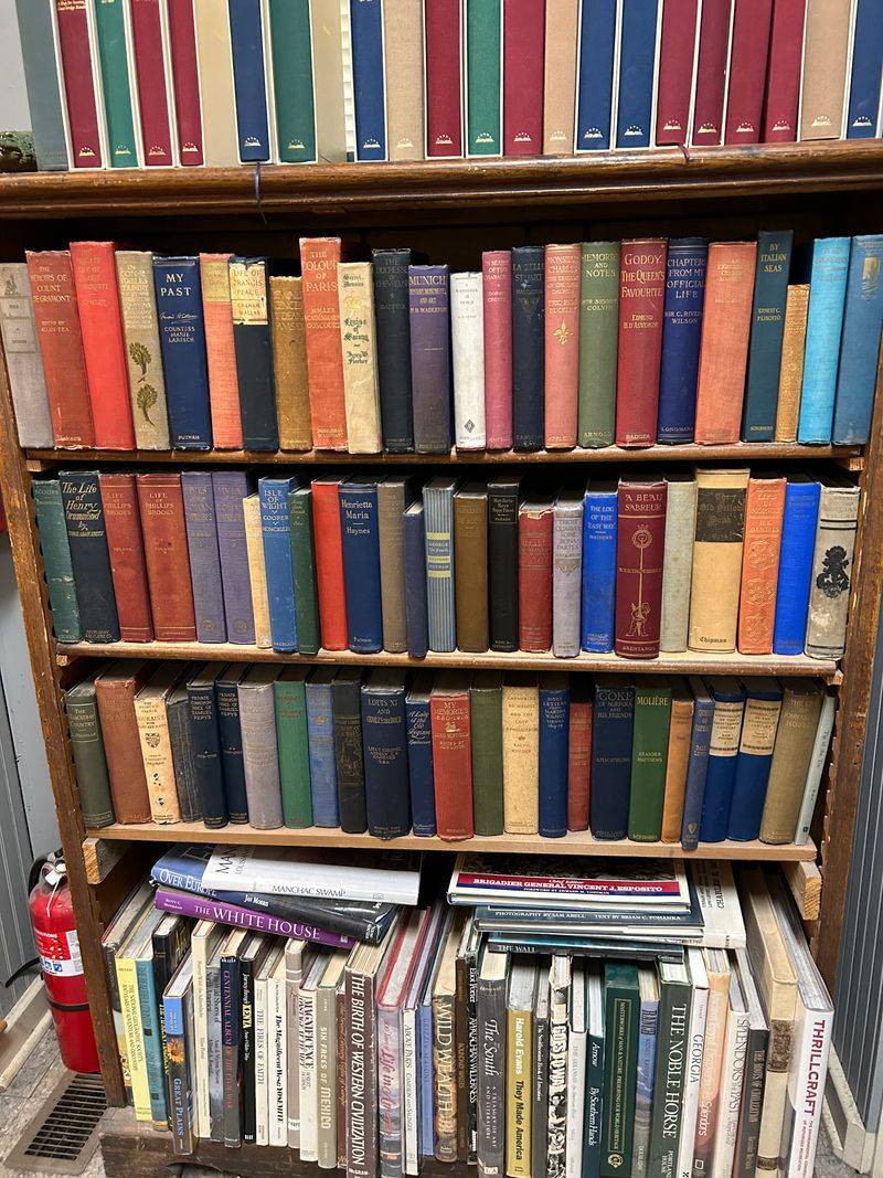 Black Swan Books &mdash; Lexington, KY