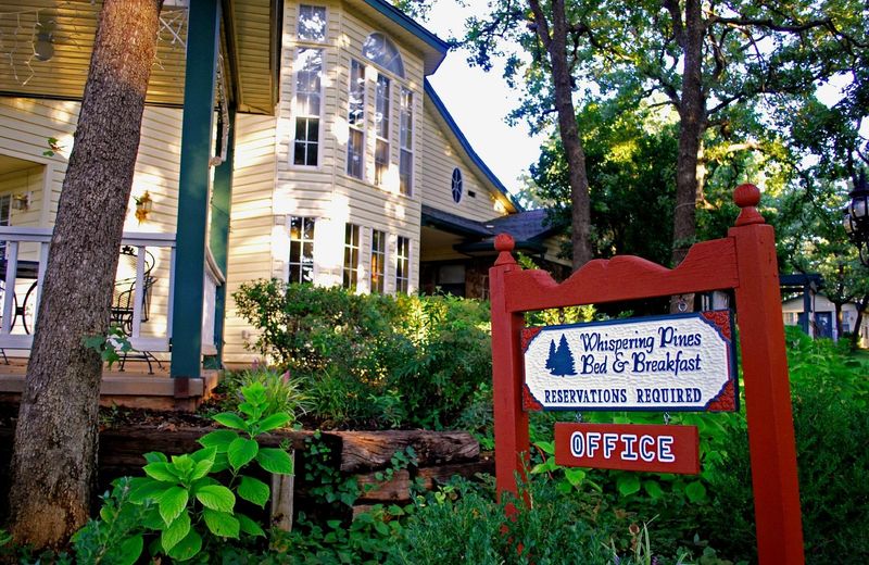 Oklahoma &ndash; Whispering Pines Inn, Norman, OK