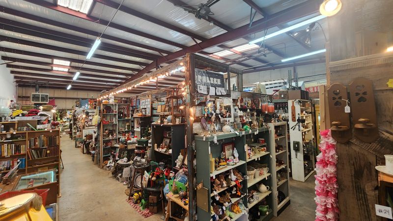 Oklahoma &mdash; Warehouse Antique Mall (Oklahoma City, OK)
