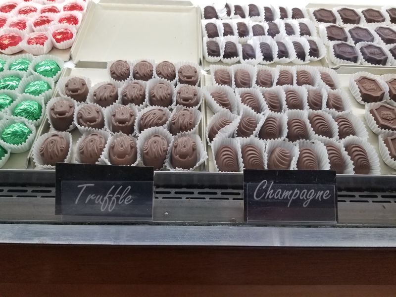 Oklahoma &mdash; The Chocolate Shop by Nouveau ~ Broken Arrow&rsquo;s Sweet Spot