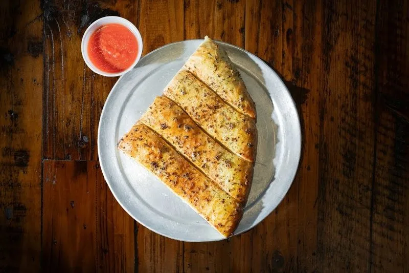 The Iconic Late Night Slice Experience