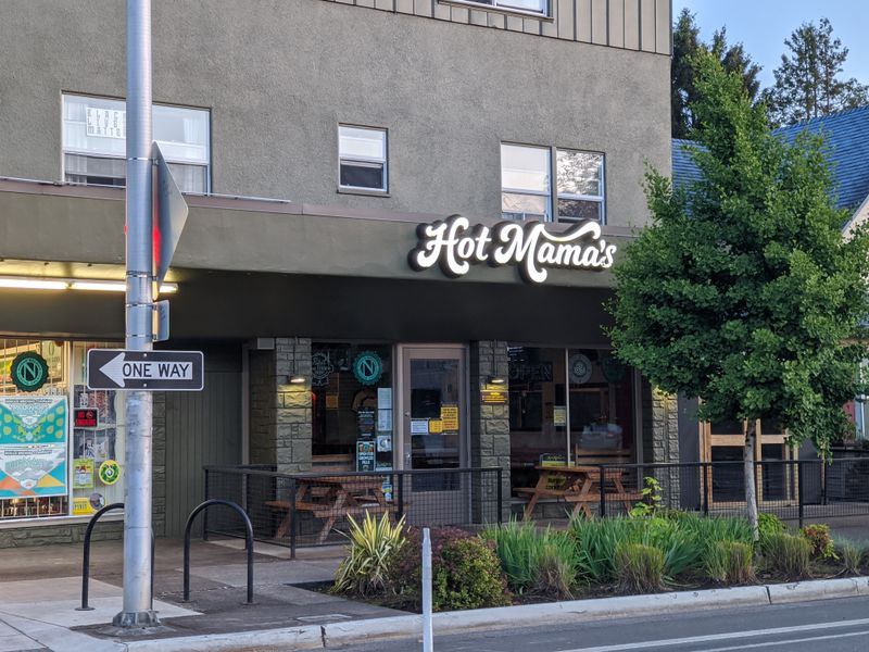 Oregon &ndash; Hot Mama's Wings &ndash; Eugene