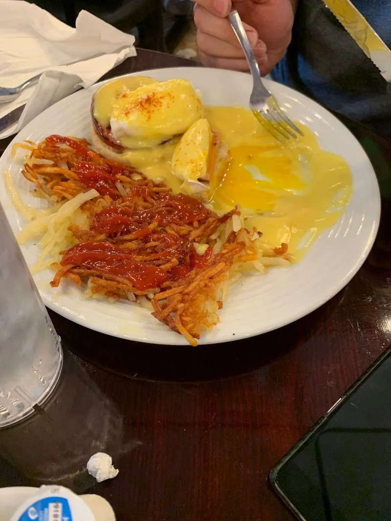 Eggs Benedict and Florentine: Saucy Standouts