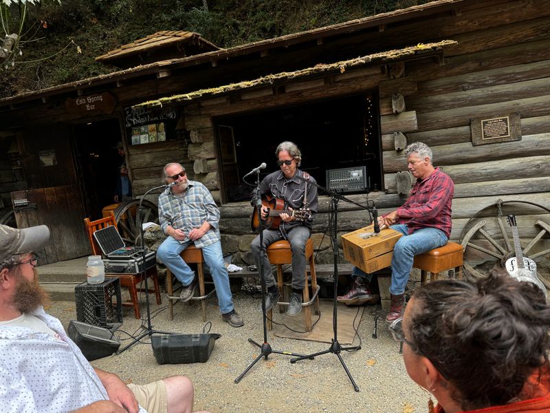 Live Music Weekends