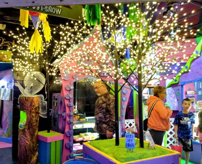 Timing your visit: hours, crowds, and a smooth experience