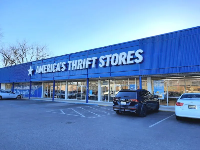 Why shoppers drive for miles to this Alabaster giant