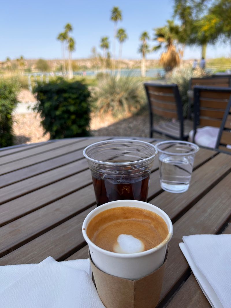 Picnic spots and nearby bites