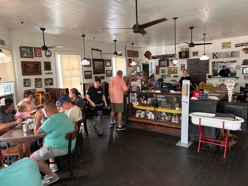 Inside The Dining Room: Set Pieces And Stories