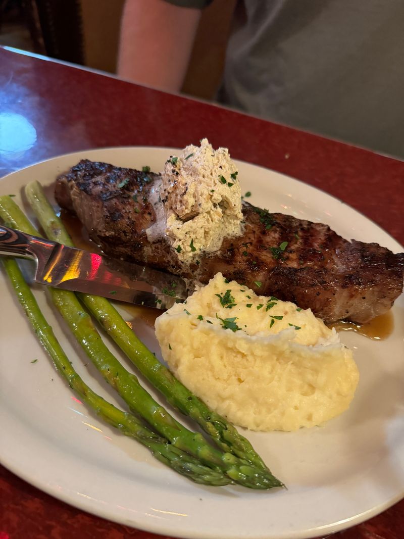 What Locals Say: Reputation, Ratings, And First-Timer Tips