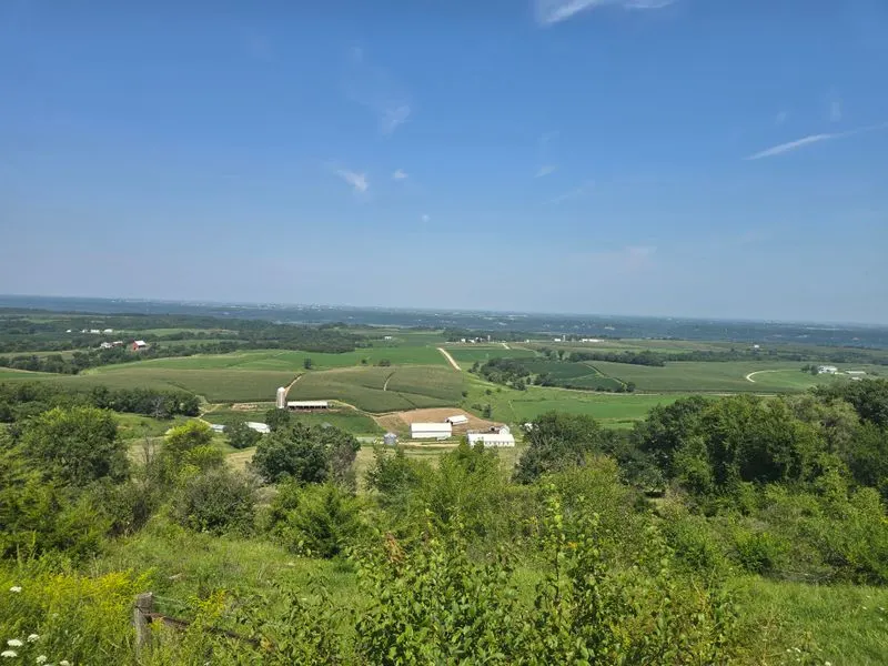 Scenic detours: the overlook and Great River Road