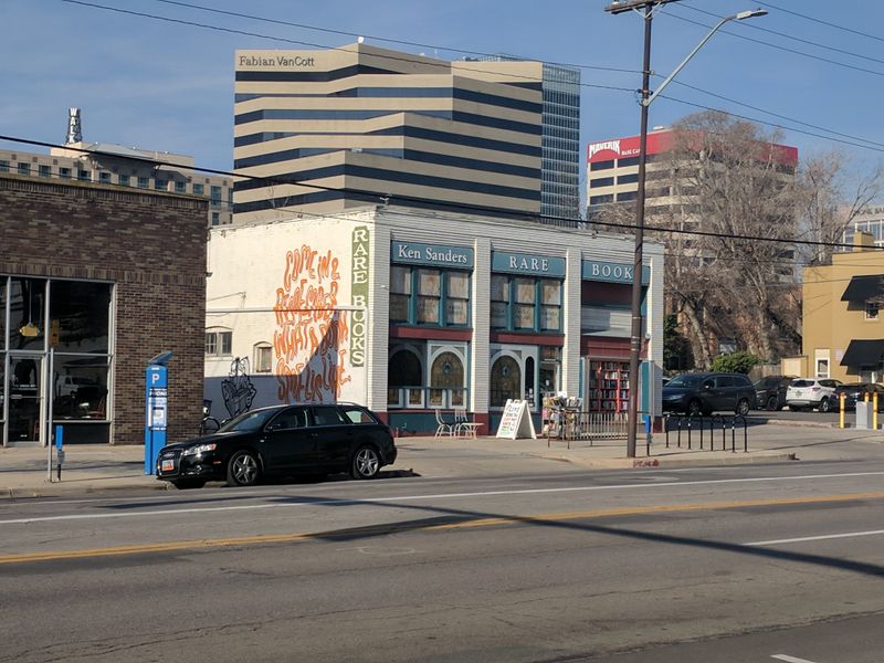 Practical details: hours, location, and planning your visit