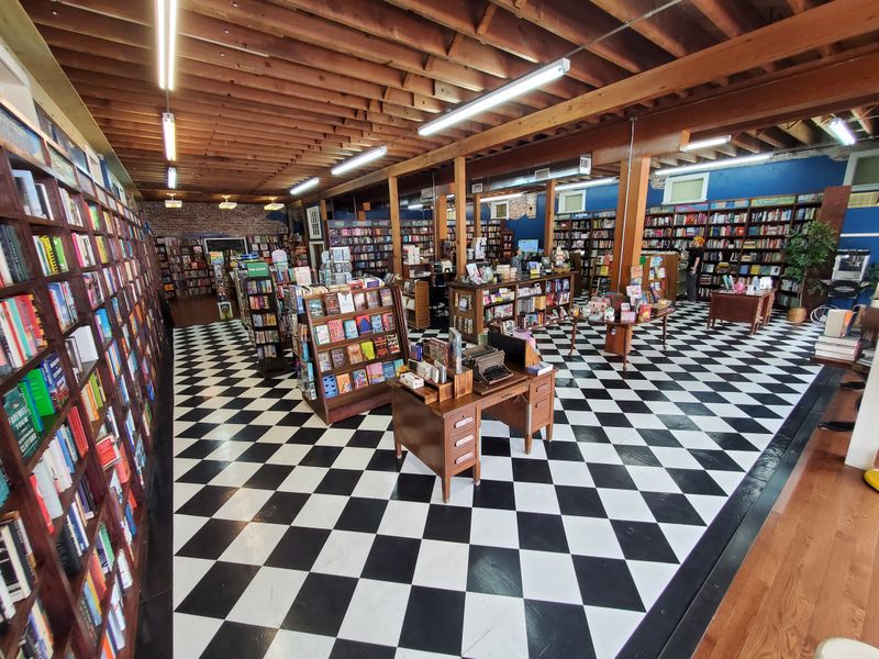 Cavalier House Books