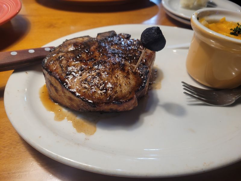 Taylor's — Dumas, AR