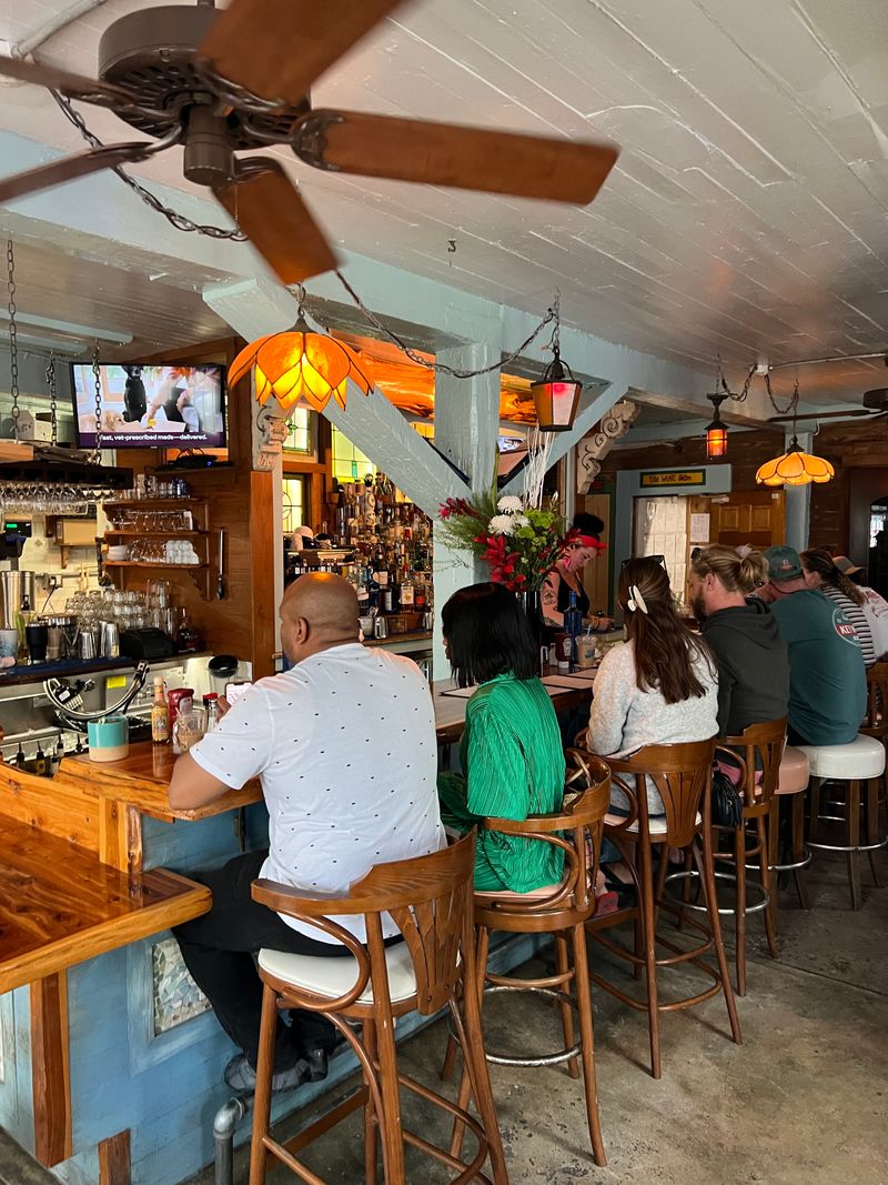 Tips For The Wait And What To Order