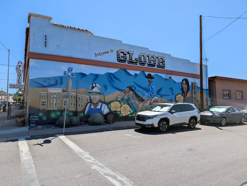 Historic Street Art and Murals Stroll