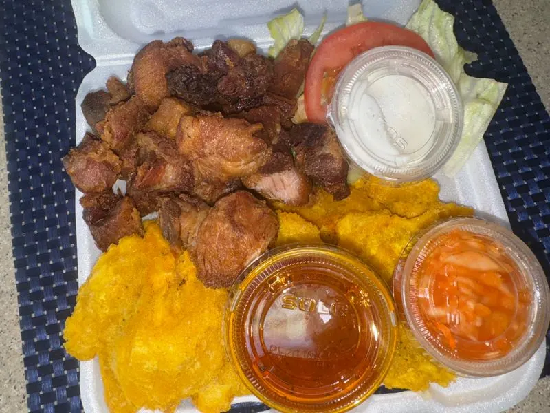 Mom's Restaurant Haitian Cuisine and Bakery &mdash; Tampa, FL