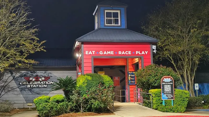 Best times to visit and operating hours