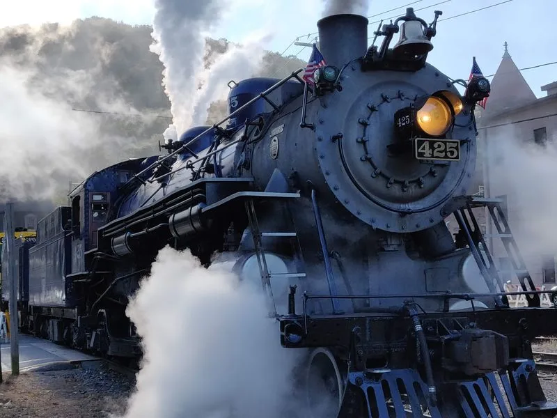 History and narration highlights