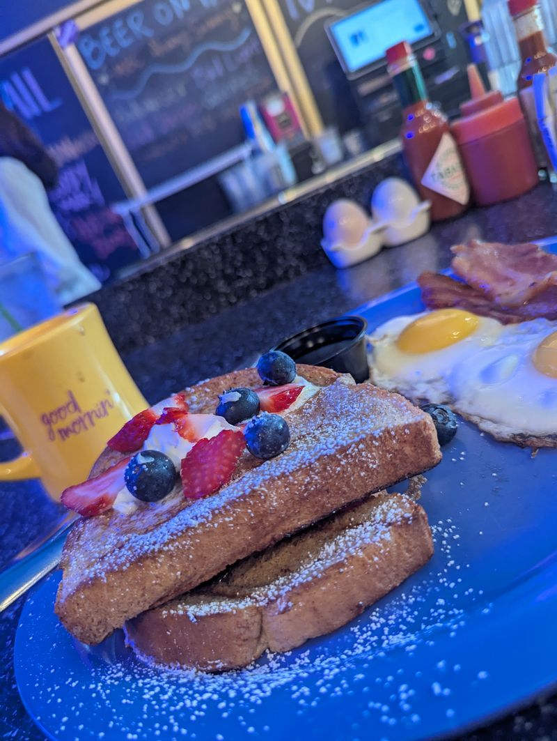 Timing the weekend rush like a local