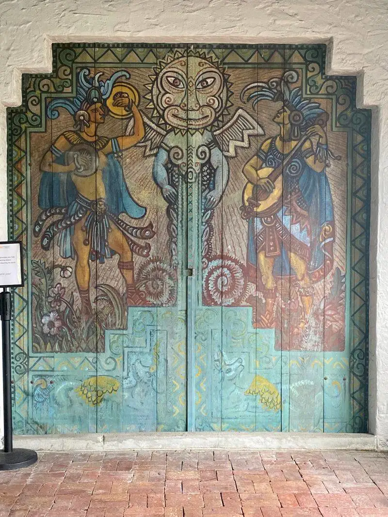 Andr&eacute; Smith&rsquo;s Mayan Revival Details