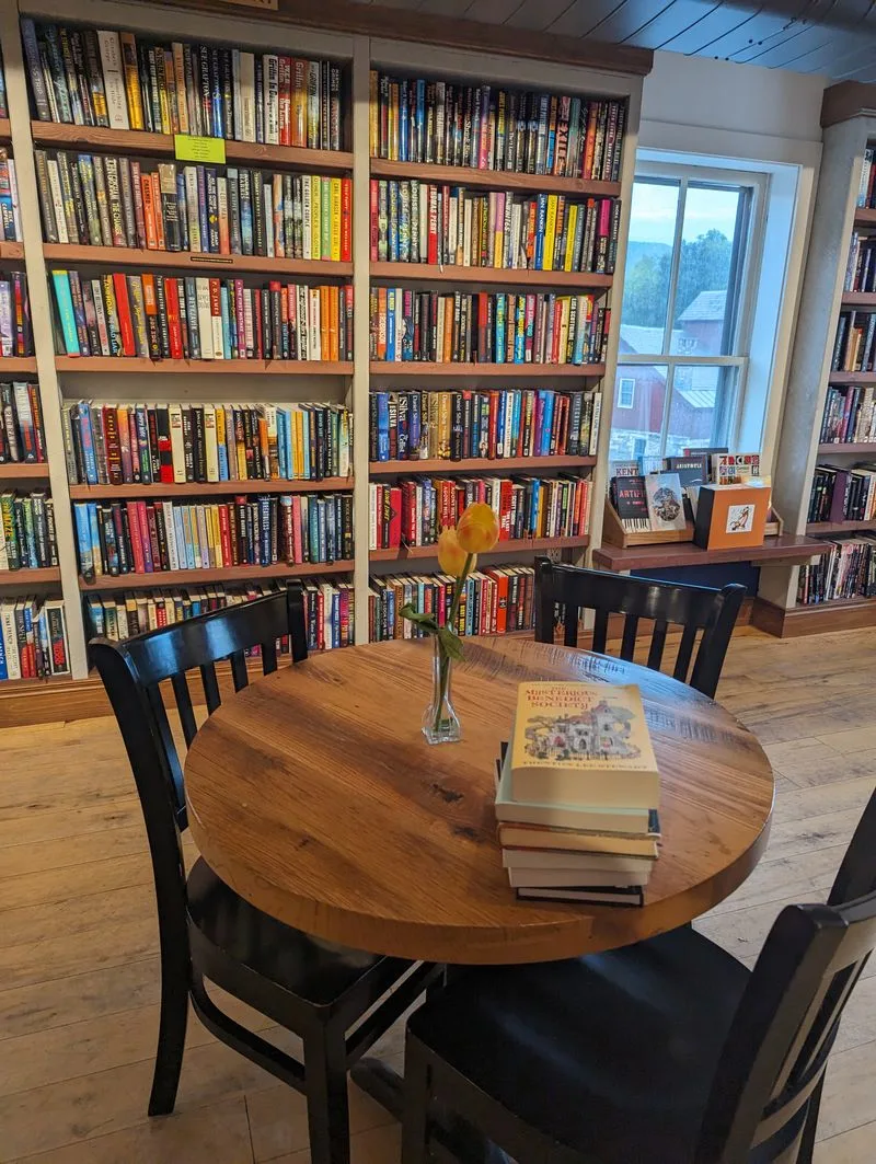 Atmosphere, Decor, and Historic Charm