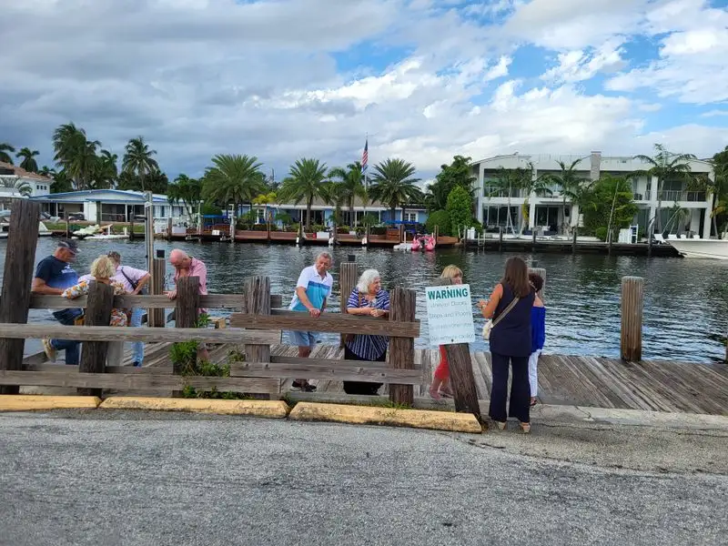 Reservations, Hours, and Practical Tips