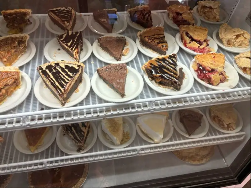 Dessert case diplomacy: pie makes friends