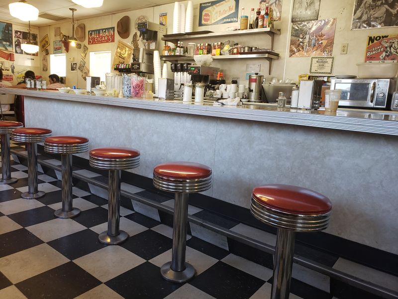 Old-school vibe, 1950s charm