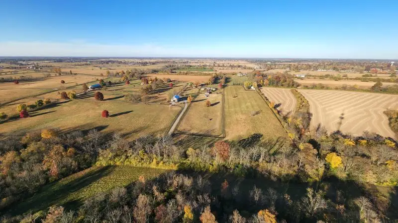 Small Town Charm: Bardstown and Versailles