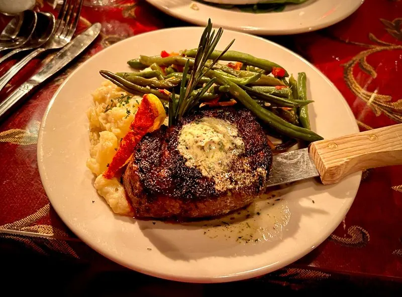 Crowd Favorite Mains