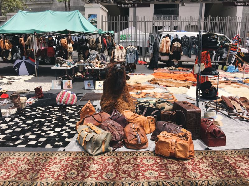 Hunting vintage clothing like a pro