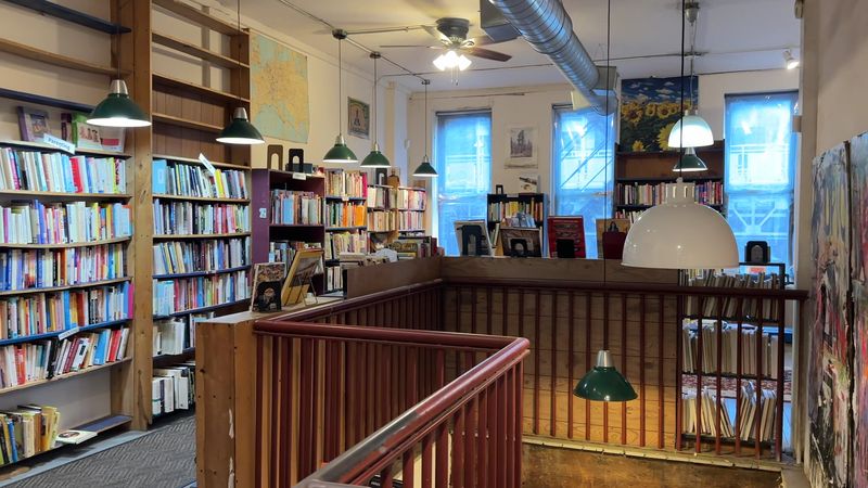 Browsing Rituals Between Noon and Six