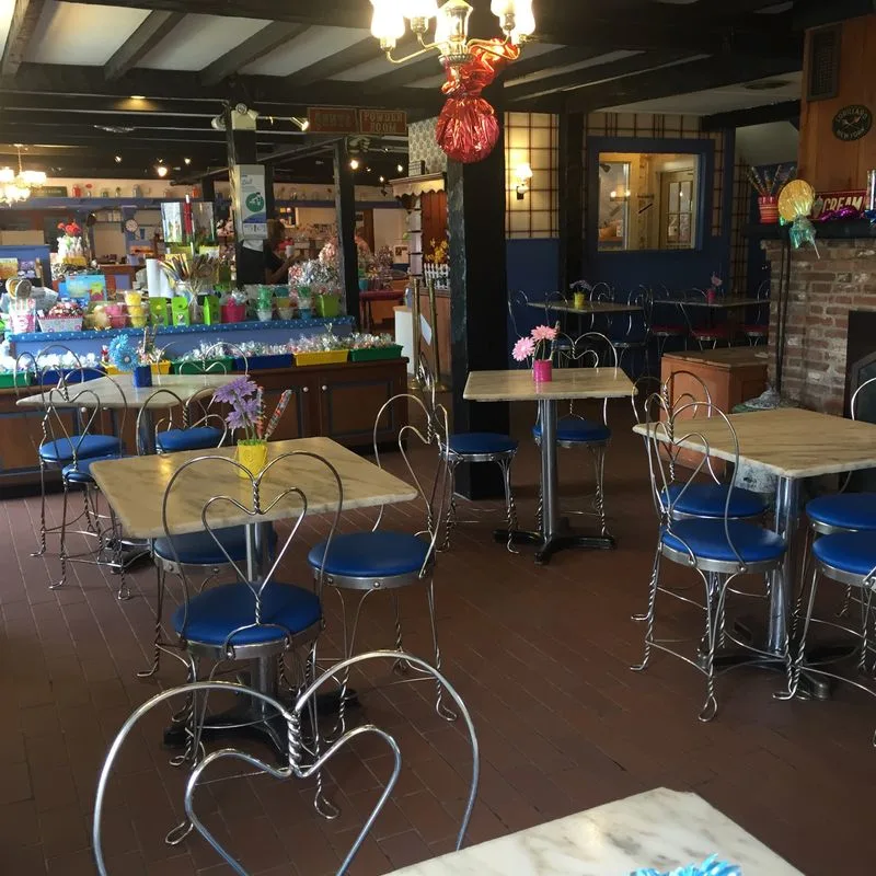 Indoor Cozy Nooks and Patio Seats