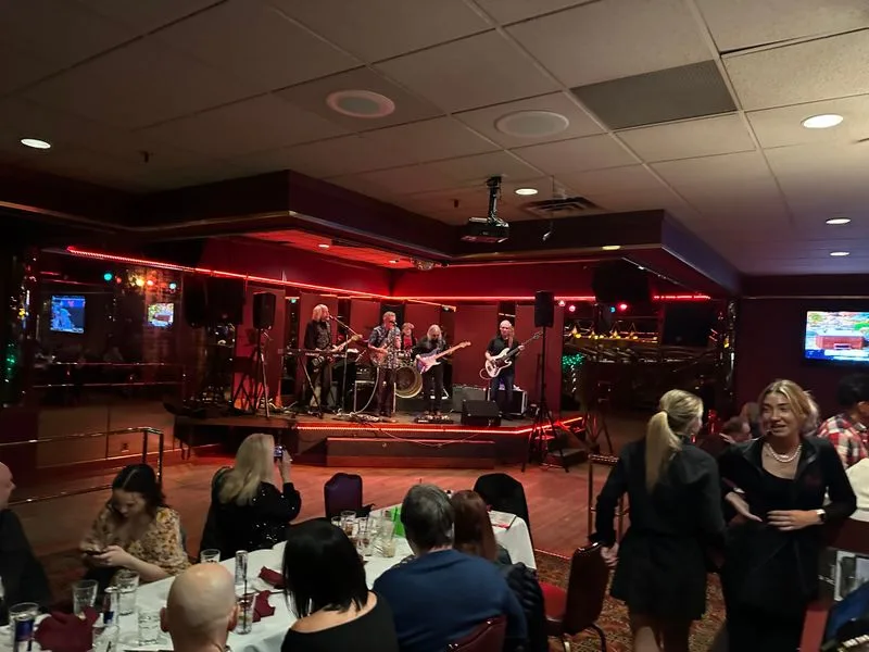 Lounge Life: Drinks, Music, And Karaoke Tuesdays