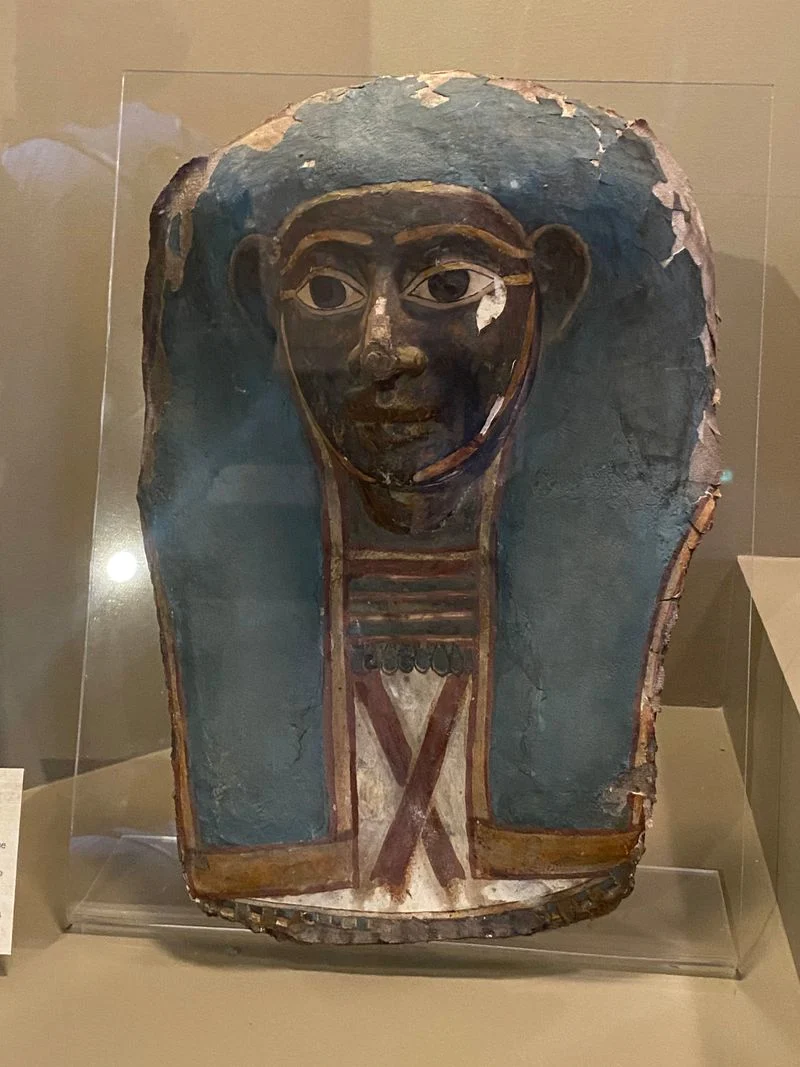 Lingering near familiar subjects