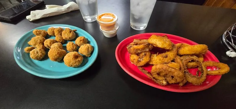 Onion Rings and Fried Mushrooms