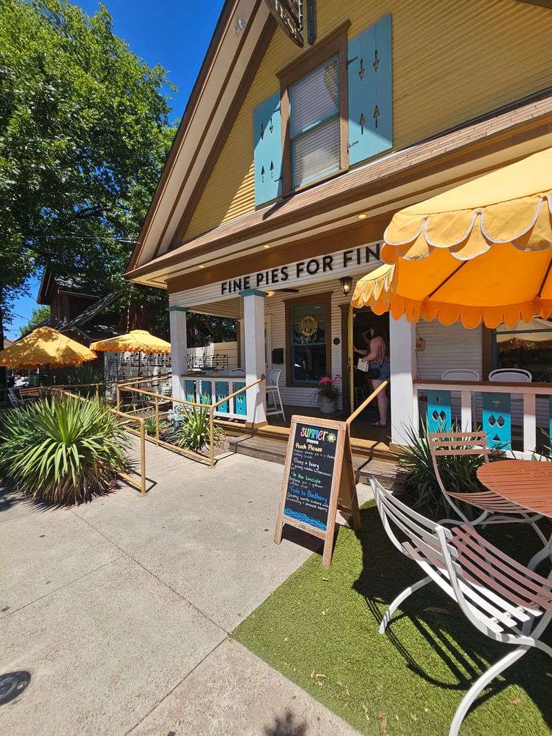 Texas &ndash; Emporium Pies &ndash; (Dallas)