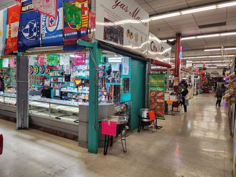 Utah &ndash; Salt Lake City Indoor Swap Meet, South Salt Lake