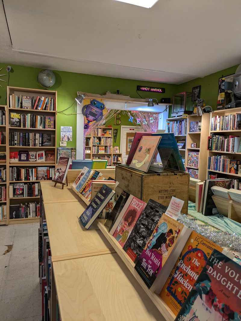 Bobzbay Books (Bloomington)