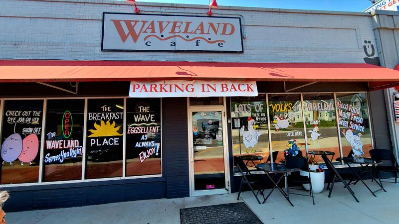 Warm Service and Community Spirit