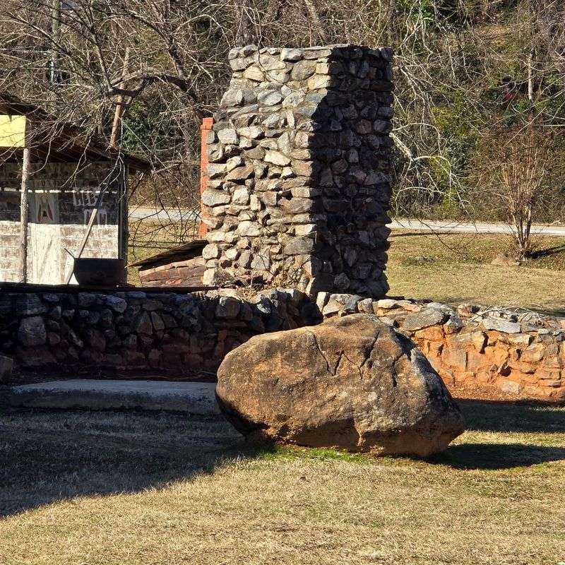 Bennett’s BBQ And The Stone Pit