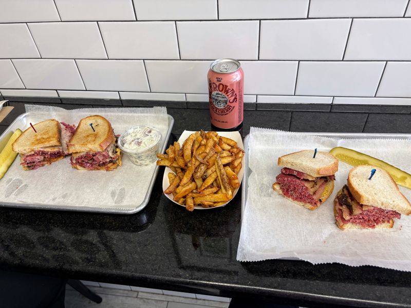 Berg&rsquo;s Smoked Meat & Poutine &ndash; Belmar