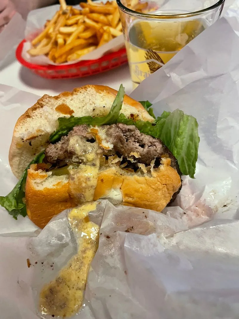 The Origin Story of the 1954 Jucy Lucy