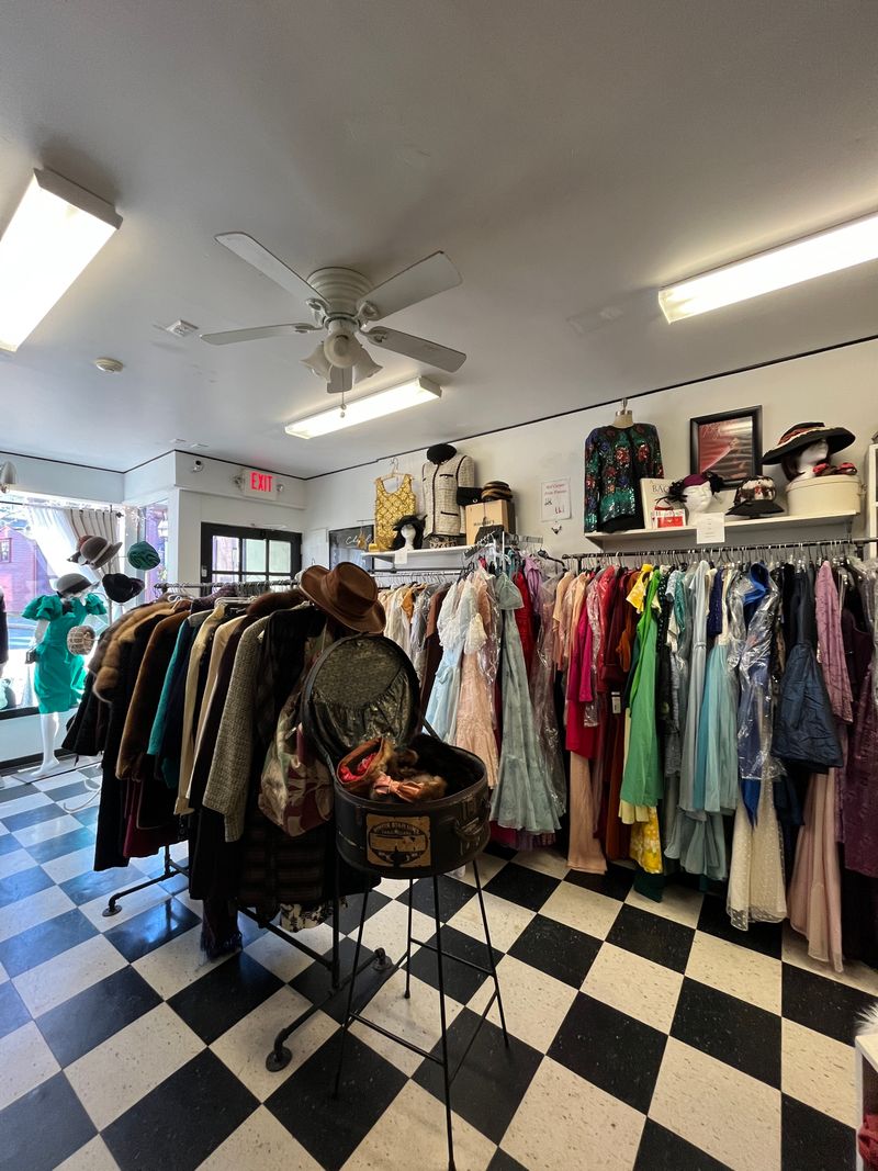 Closet Revival - Newport