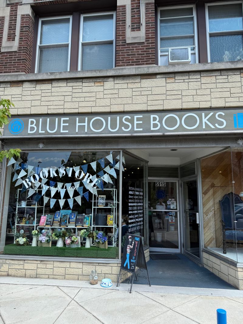 Blue House Books (Kenosha)