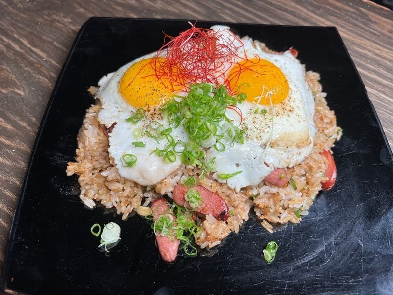 Pitch Sports Bar, Honolulu, Hawaii