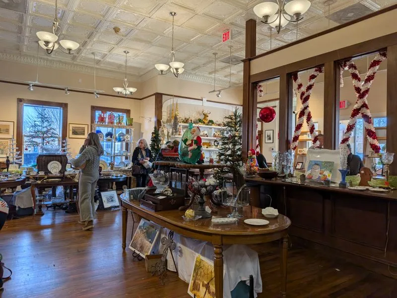 Ridgefield Thrift Shop