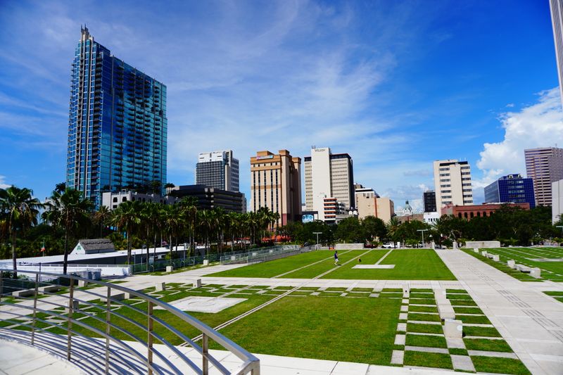 Start at Curtis Hixon Waterfront Park