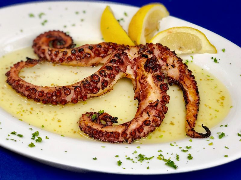Hellas Restaurant & Bakery