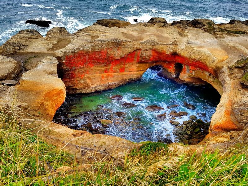 Devil&rsquo;s Punchbowl &mdash; Otter Rock, Oregon